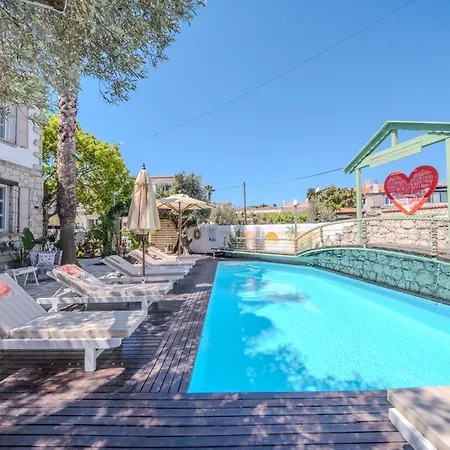 فندق B House ألاتشاتي
