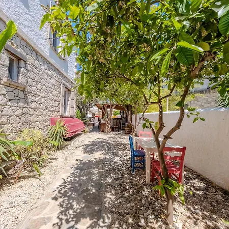 B House ألاتشاتي