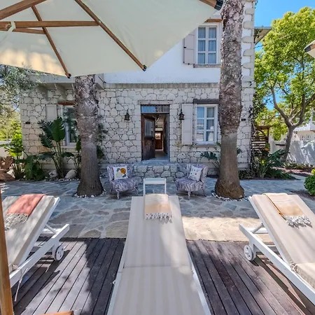 B House فندق ألاتشاتي