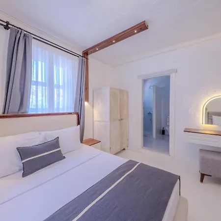 فندق B House ألاتشاتي