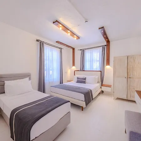 فندق B House ألاتشاتي
