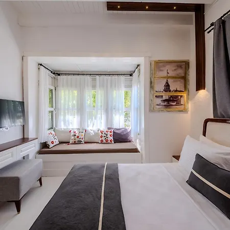 فندق B House ألاتشاتي