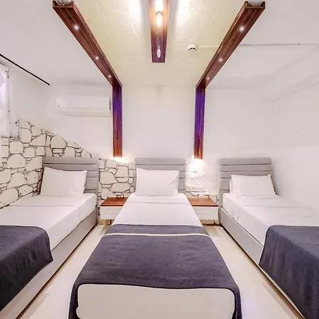 B House * ألاتشاتي